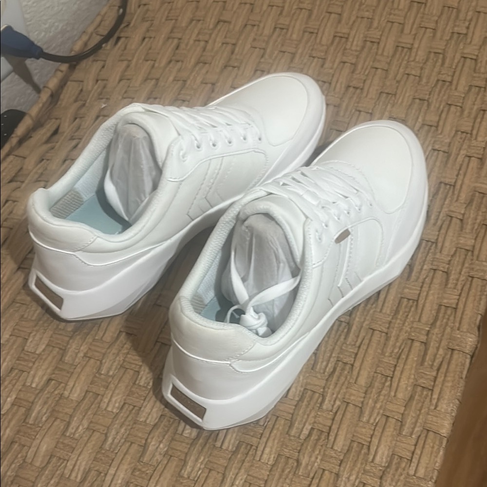 Women's White Sneakers Dr. Scholls